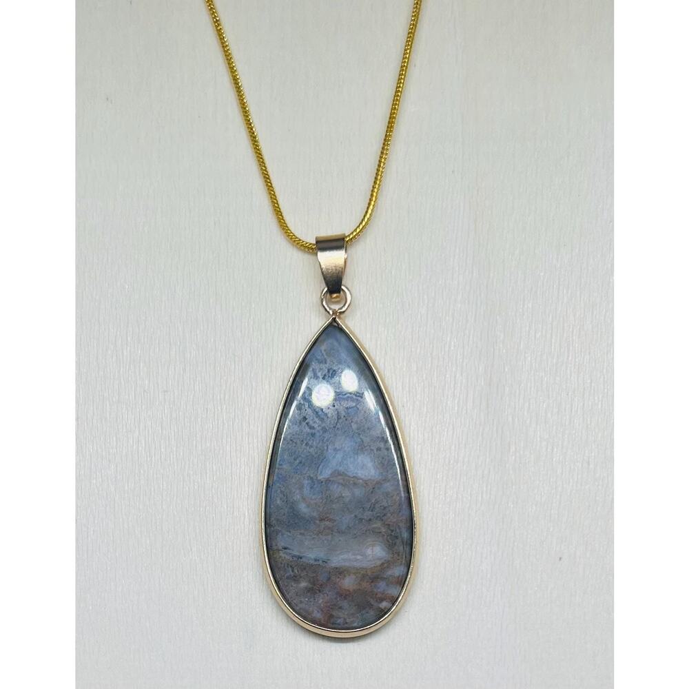 Agate pendant/agate necklace/agate jewelry/semi precious stone necklace